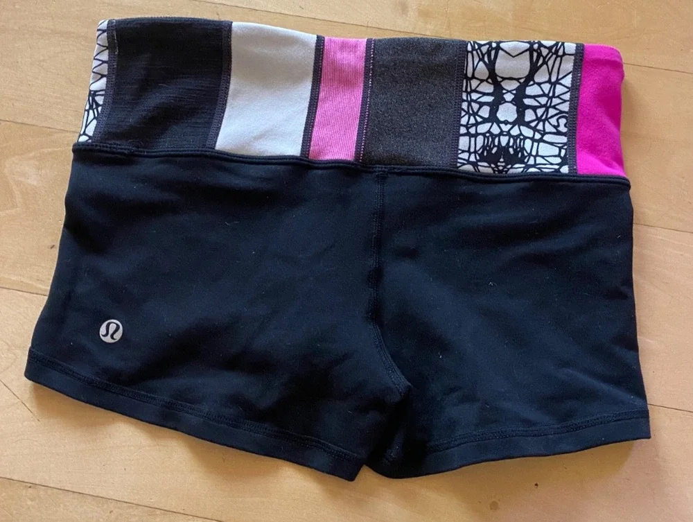 LULULEMON Reversible Boogie Short Black Purple Pink Colorblock Stripes Yoga 4